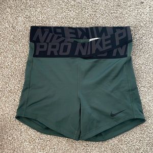 Crisscross Nike pros